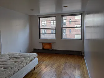 Rented by R New York