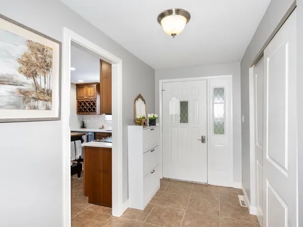 183 Monarch Rd, Dayton, OH 45458
