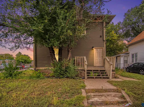1200 E 6th St, Sioux Falls, SD 57103