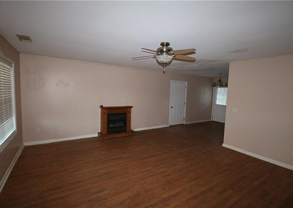 2nd image of 231 Angela Ln