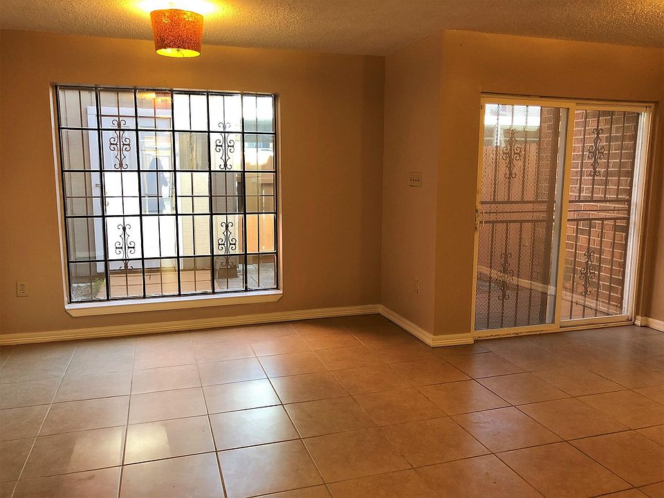 Spacious living/dining