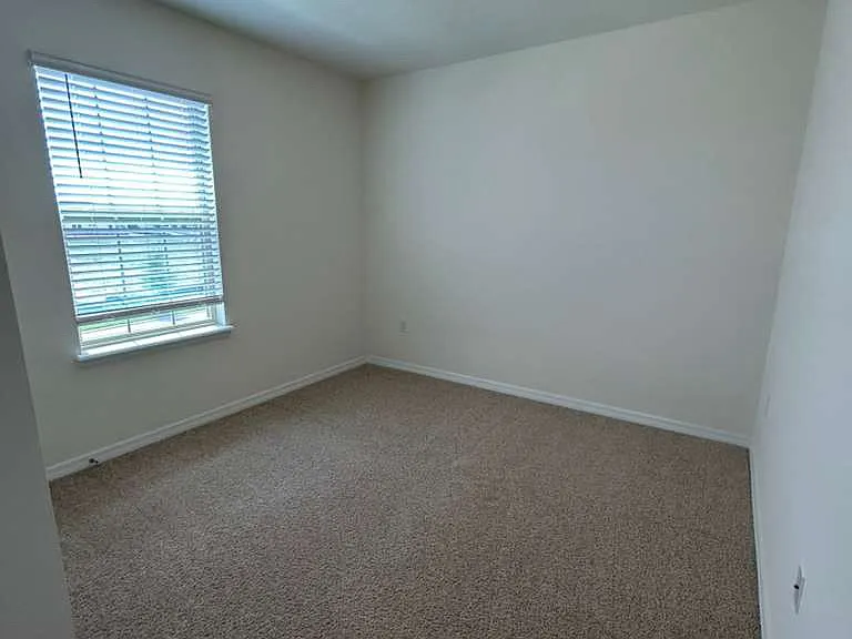 16453 Point Rock Dr — Photo 28