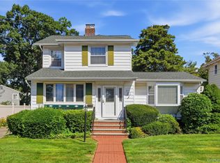 410 Clinton St, Bellmore, NY 11710