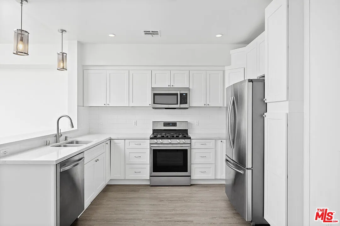 1 bed, 1.0 bath, 789 sqft, $3,395 — Photo 3