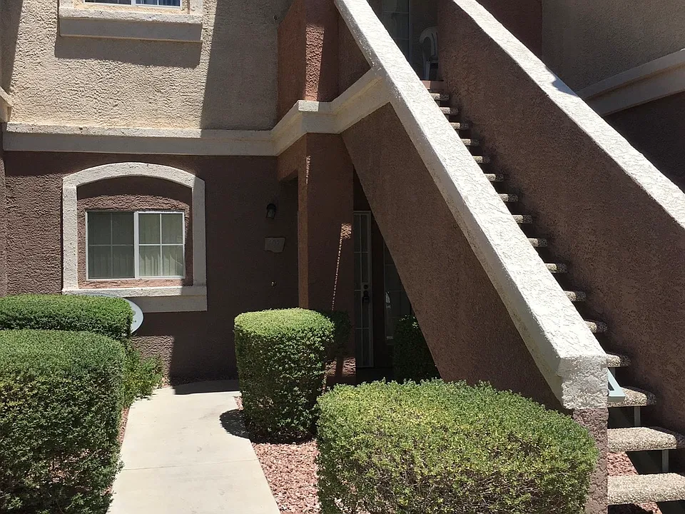 Pine Glen Ave