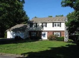 99 Mountainview Dr, Pittsfield, MA 01201