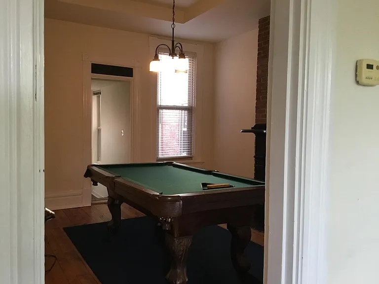 2213 Sarah St #2 — Photo 1