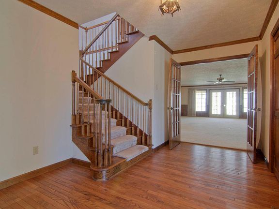 5th image of 8125 Jonesboro Dr
