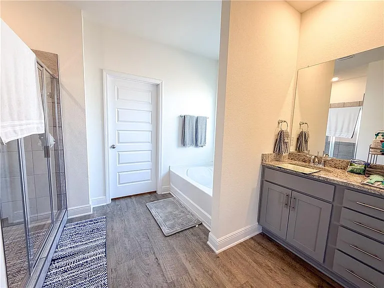 27137 Augustine Dr — Photo 17