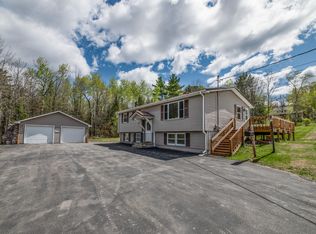 16 J R Dr, Lincoln, ME 04457