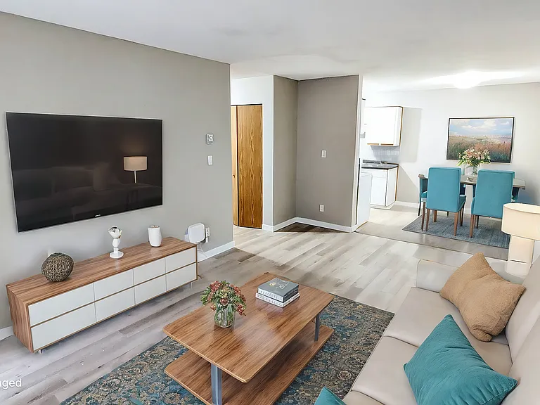 2485 Hill Tout St — Photo 5