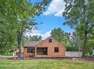 710 Gainsborough Dr, East Lansing, MI 48823