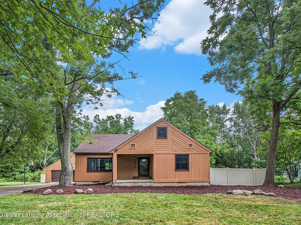 710 Gainsborough Dr, East Lansing, MI 48823