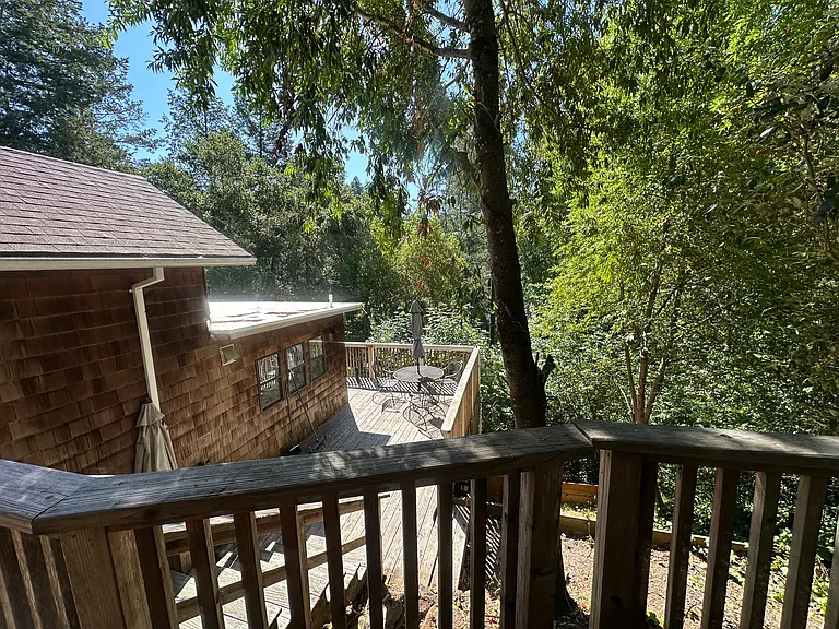240 Farrell Dr — Photo 9