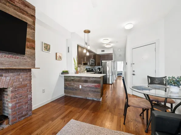 274 6th Street image 7 of 32