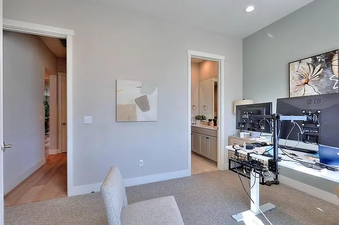 2995 Middlebury Dr — Photo 17