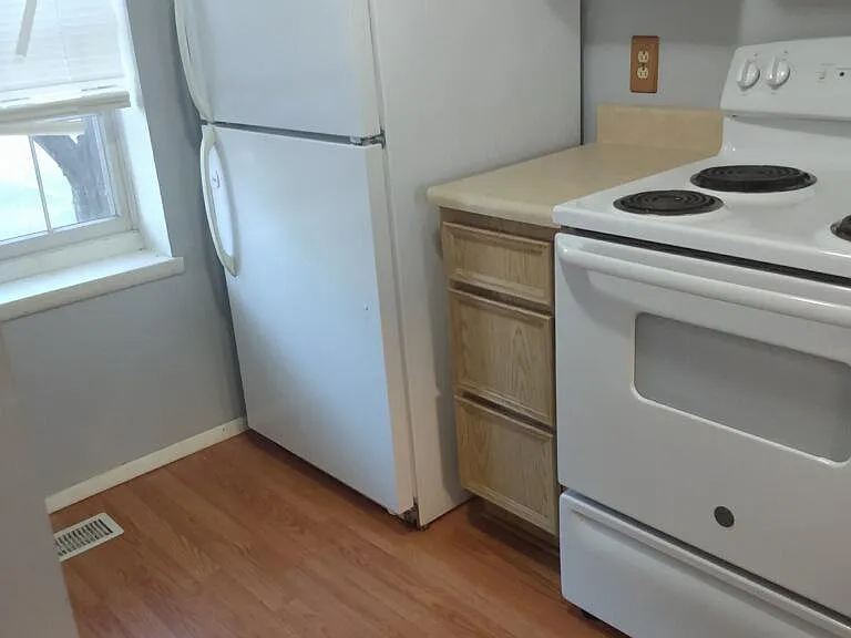 5960 Black Oak Dr — Photo 2