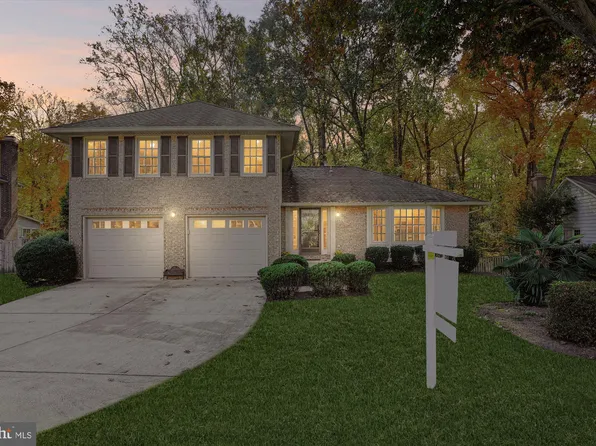 4526 Gilbertson Rd, Fairfax, VA 22032