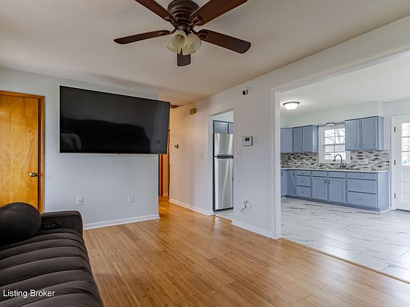 3rd image of 7121 Sky Blue Ave
