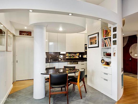 4th image of 511 Hudson St #5D