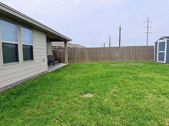 5th image of 8133 Cattlemen Dr