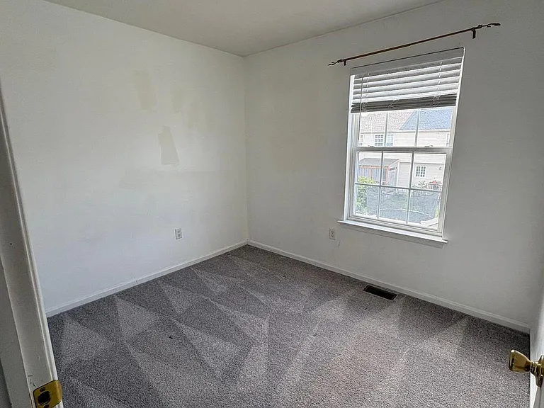 384 Braddock Rd — Photo 10