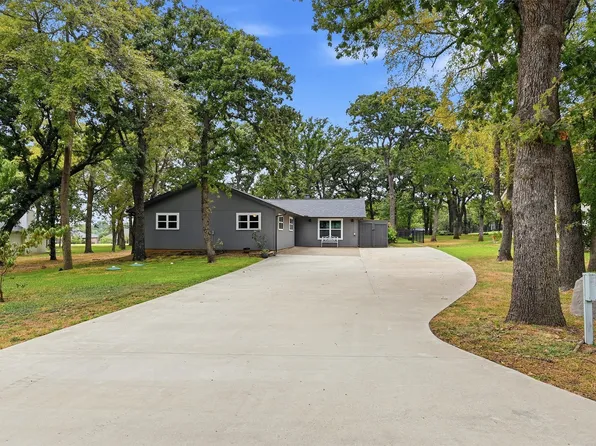 237 Cayuga Trl, Lake Kiowa, TX 76240