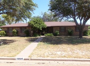 1906 N 11th St, Ballinger, TX 76821