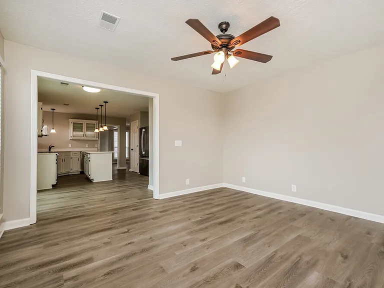 3102 Creekview Ln — Photo 5