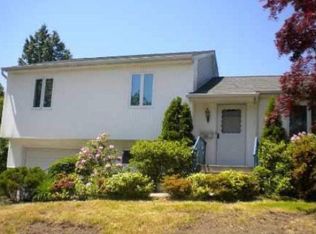 62 Virginia Rd, Syosset, NY 11791