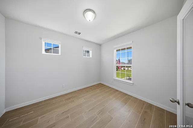 4 bed, 2.5 bath, 2612 sqft, $2,700 — Photo 4