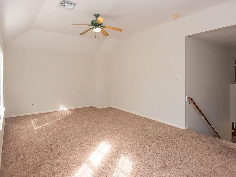 2207 Ames St — Photo 10