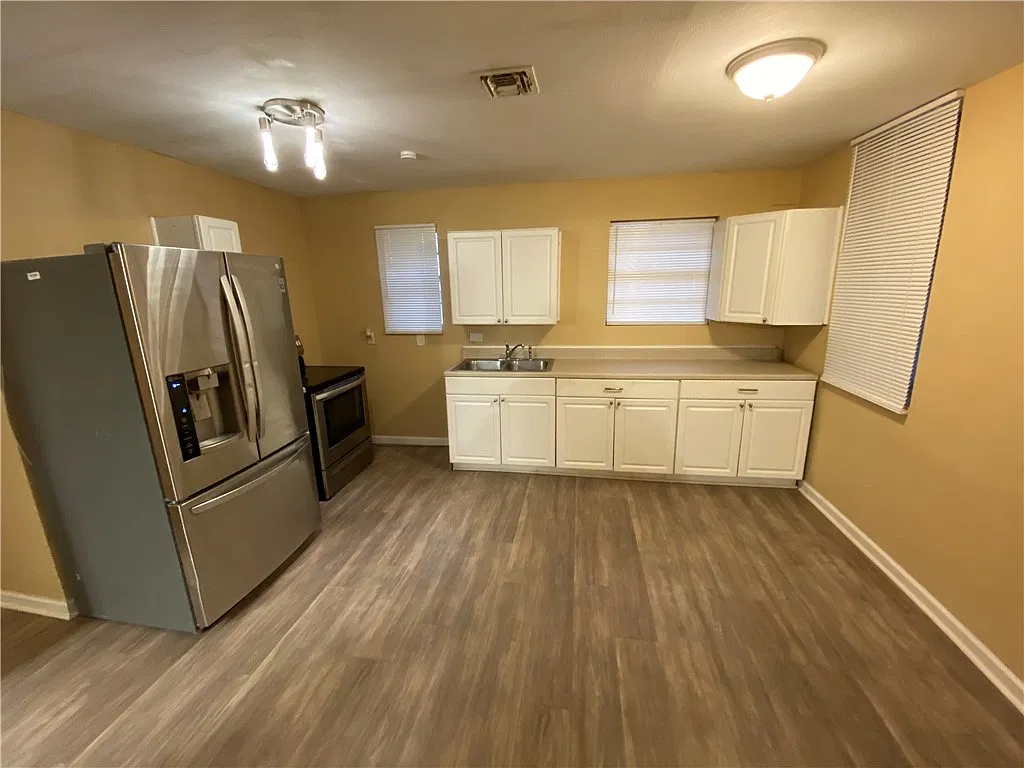 2 bed, 1.0 bath, 1000 sqft, $1,350 — Photo 4