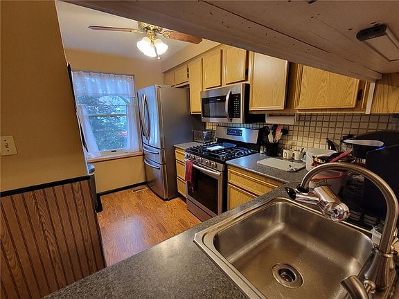 4th image of 119 Cambria Hill Dr E