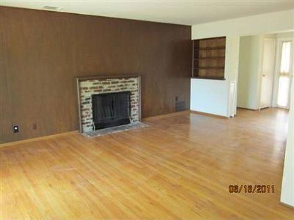 2nd image of 5240 Calistoga Way