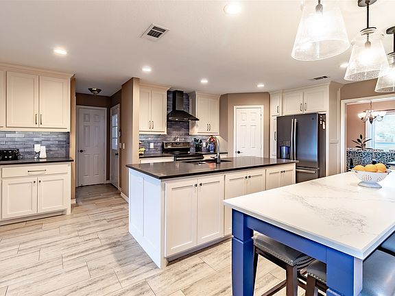 5th image of 2021 Sunny Cir