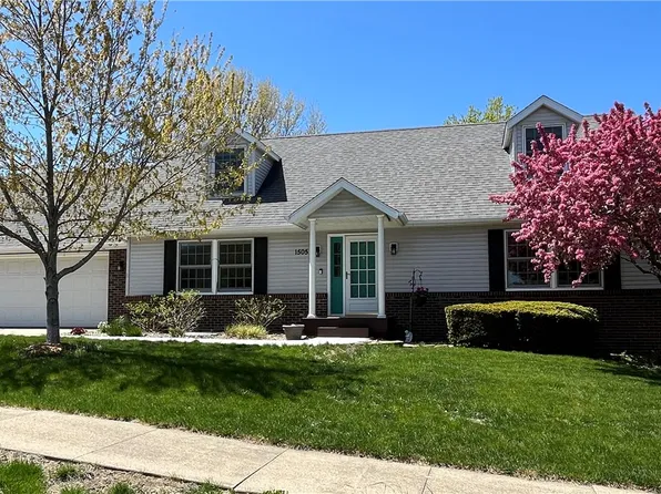 1505 Edgewood Dr, Pella, IA 50219