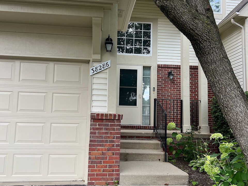 1st image of 38286 Saratoga Cir #9