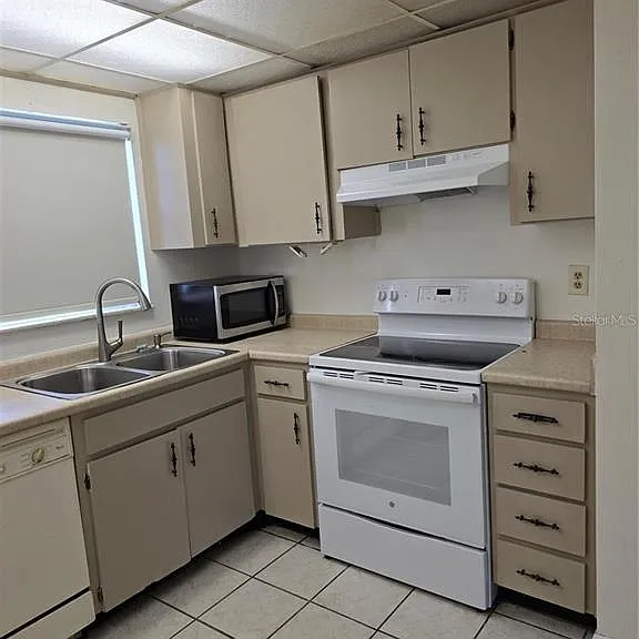 712 Oakgrove Dr #230 — Photo 7