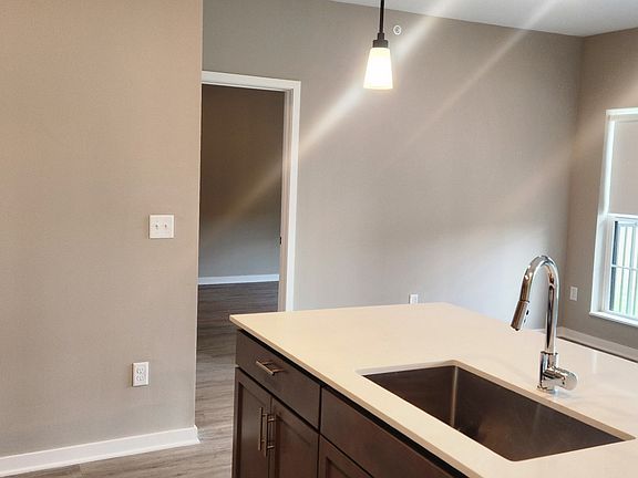 5th image of 3949 Vision Cir #1B-1Ba-1026Sqft