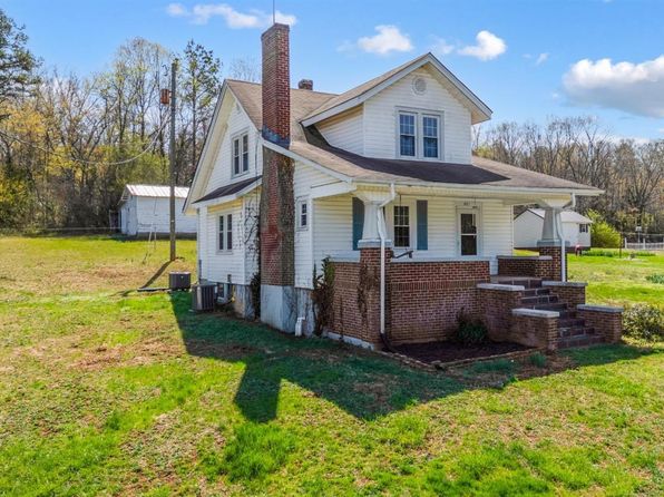 501 W Spencer Rd, Hurt, VA 24563