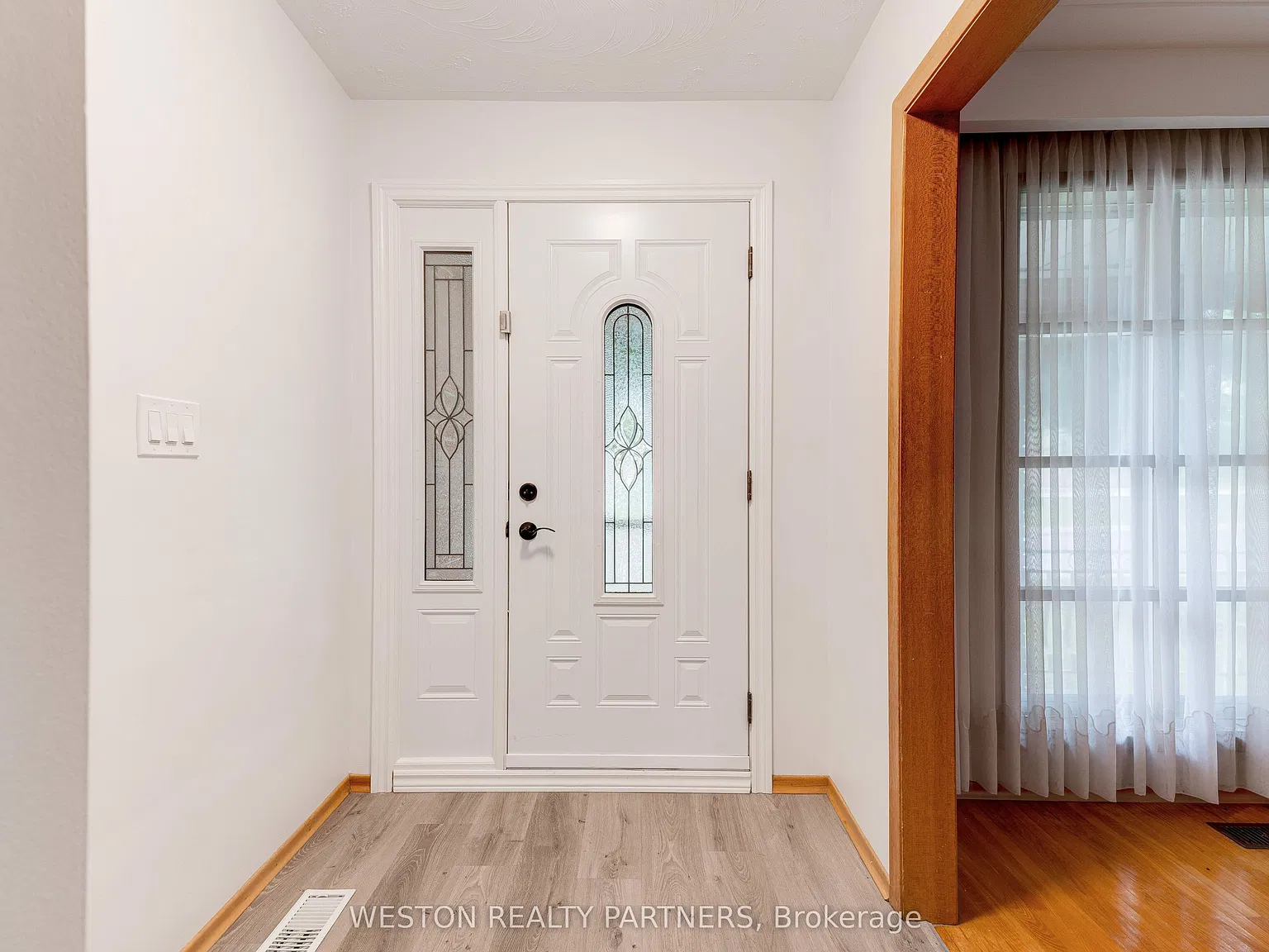 3 bed, $3,500 — Photo 4