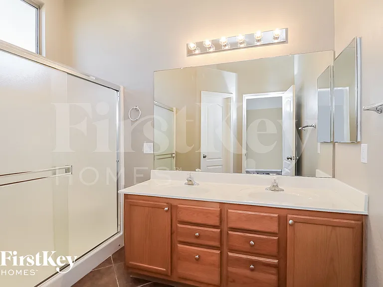 4936 W Glass Ln — Photo 12