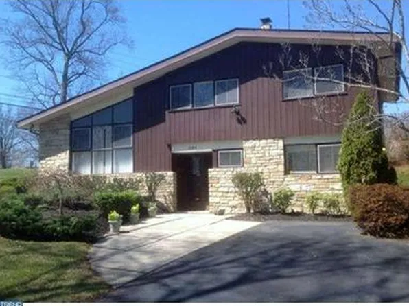 64 Red Rowen Ln, Plymouth Meeting, PA 19462