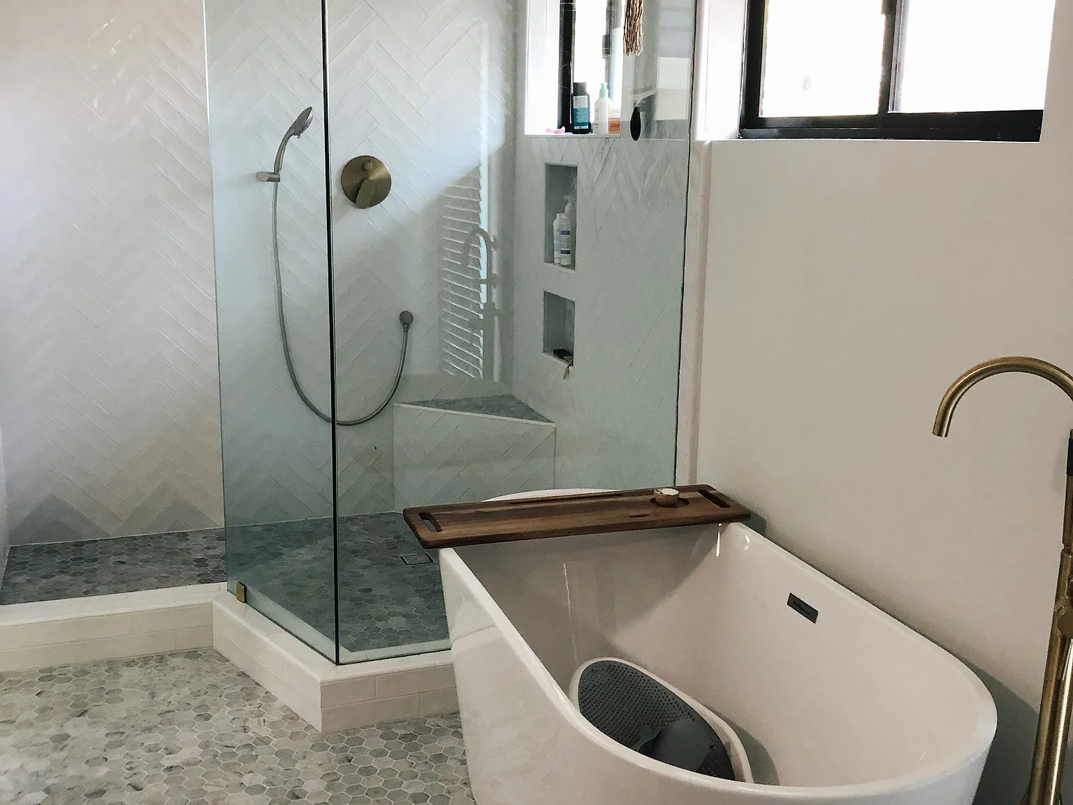 3 bed, 2277 sqft, $3,750 — Photo 4