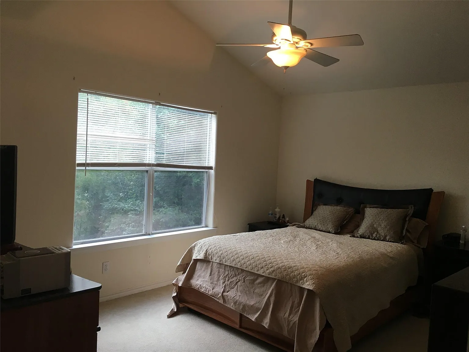 3 bed, 2.0 bath, 1271 sqft, $2,895 — Photo 3