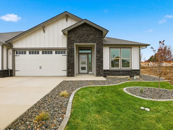 1109 N Country Club Dr APT 22, Deer Park, WA 99006