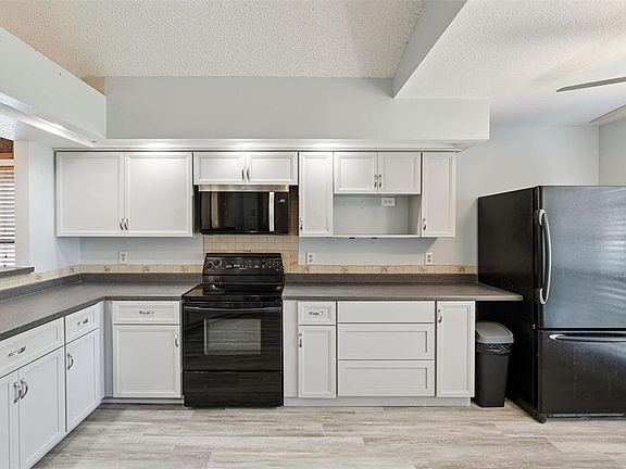 5th image of 5526 Deepdale Dr