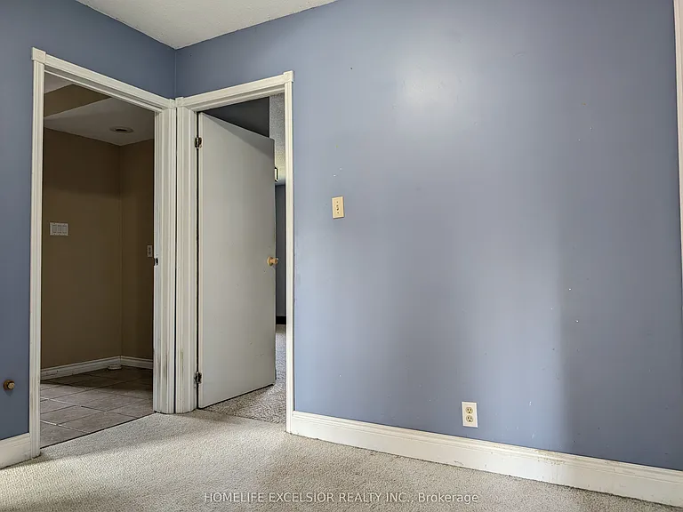 1478 Simcoe St N — Photo 16