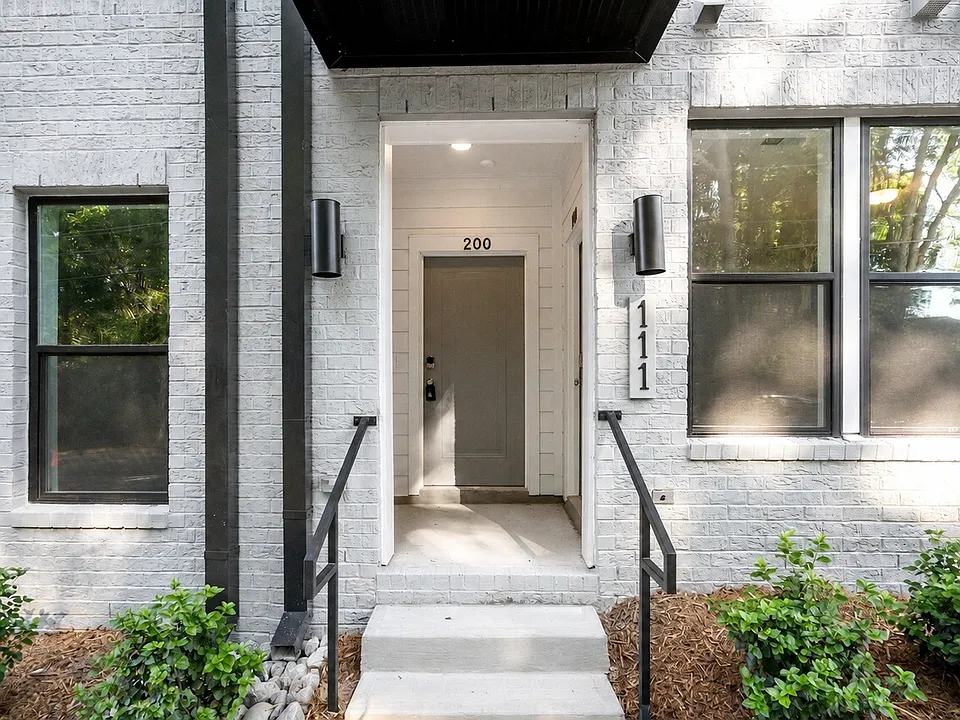 111 N Franklin St #100